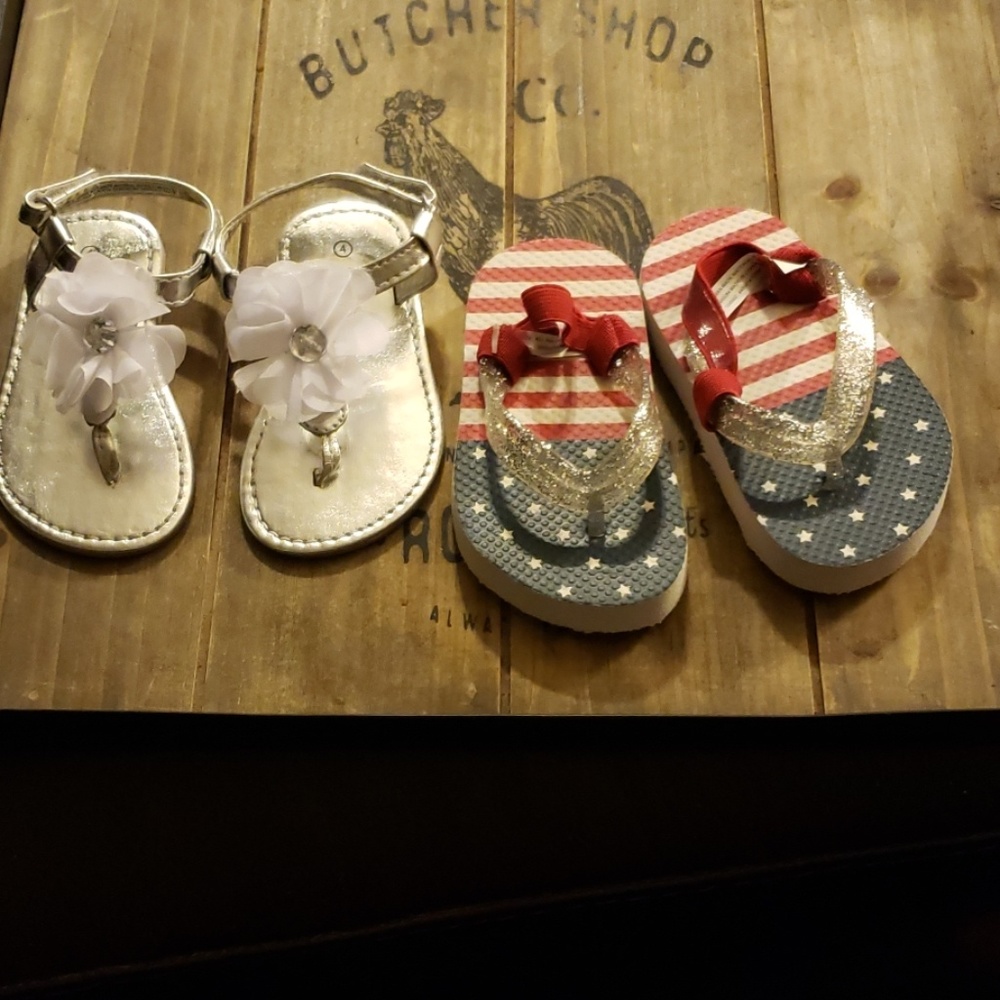 🦋 2 pairs size 4 sandals NWOT